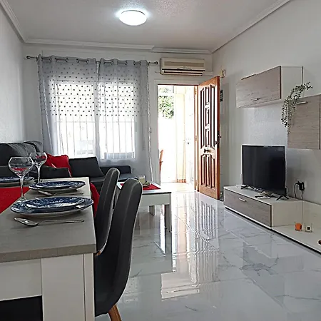 Near The In Torrevieja, Aguas Nuevas Торрев'єха